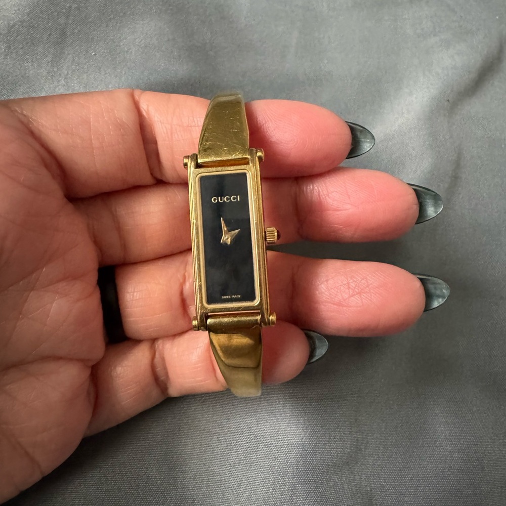 Gucci 1500L Bangle Watch - gold and black